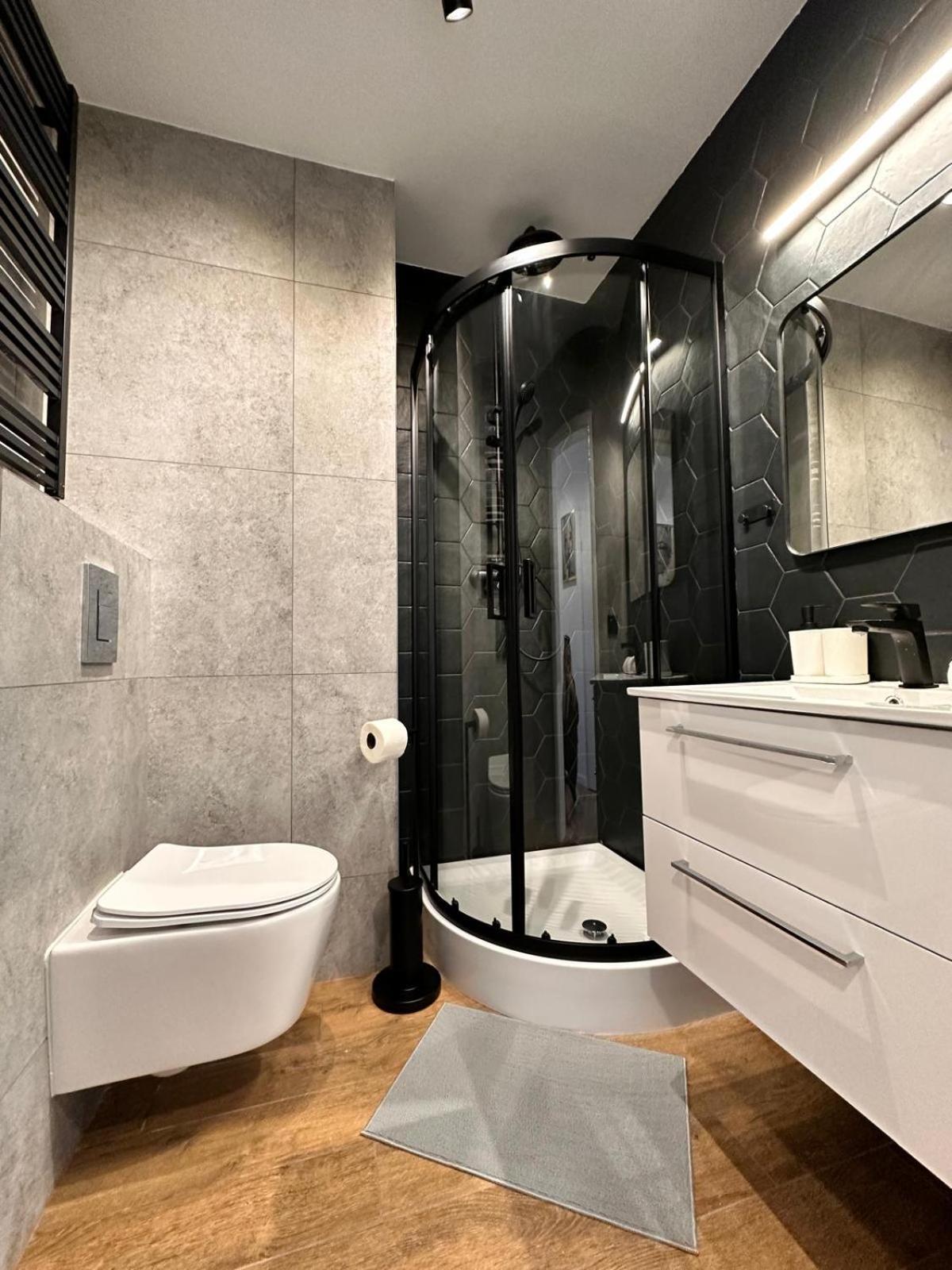 Industrial Heights Apartment *